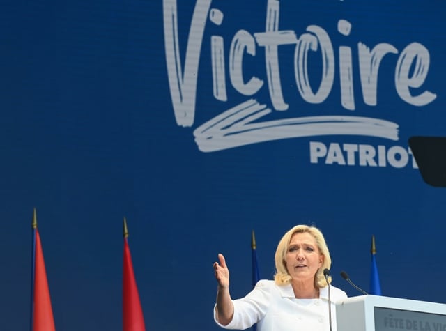 Rechtspopulistische und ausländerfeindliche Politiker aus mehreren europäischen Staaten sind am Montag auf Einladung der Partei Rassemblement National von Marine Le Pen in Frankreich zusammengekommen.