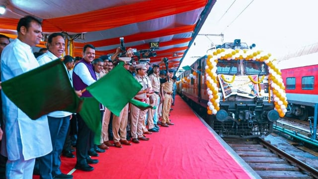 Special Bharat Gaurav Tourist Train was flagged off by CM Fadnavis | Image: X