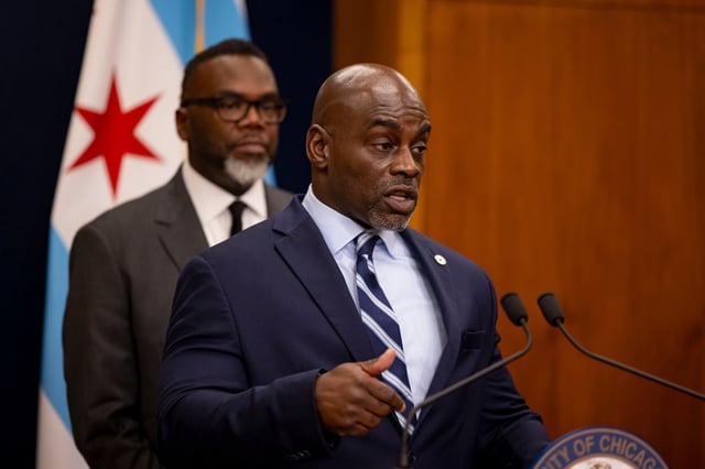 John Roberson, chief operating officer for the City of Chicago, speaks alongside Mayor Brandon Johnson during a news conference on Nov. 19, 2024, at City Hall. (Brian Cassella/Chicago Tribune)