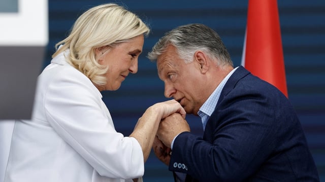 Marine Le Pen and Viktor Orban met near Montargis, where 2,000 people protested against their event
