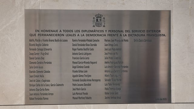 La placa de homenaje