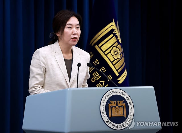 Presidential spokesperson Kang Yu-jung speaks during a press briefing at the presidential office in Seoul on June 10, 2025. (Yonhap)