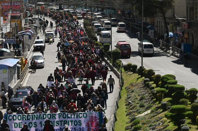 Des partisans de l’ancien président bolivien Evo Morales manifestent pour demander sa candidature, à La Paz, capitale de la Bolivie, le 29 mai 2025.