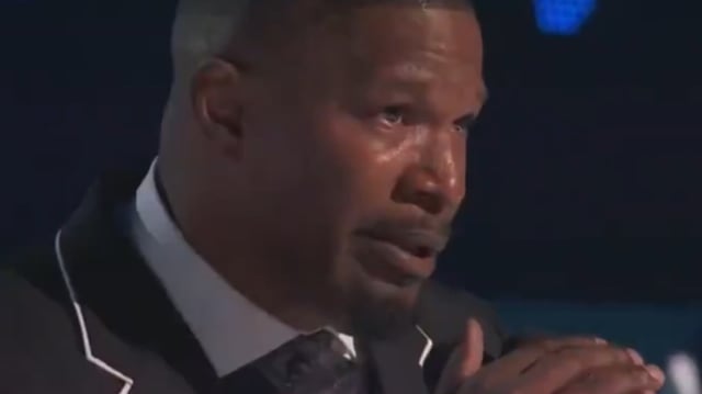 Jamie Foxx cries during speech at BET Awards.