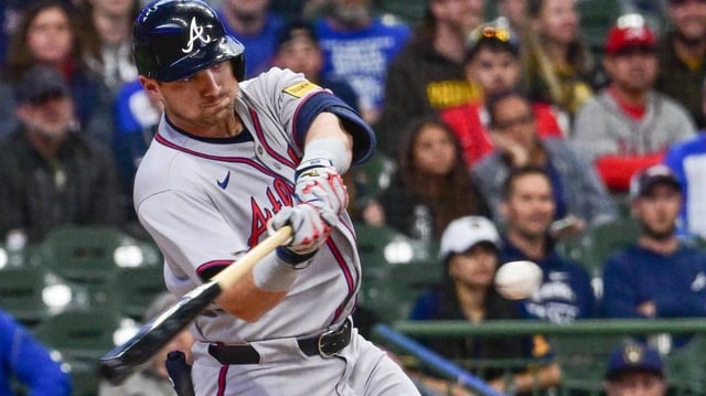 Braves third baseman Austin Riley rips a single during Monday’s 7-1 victory over the Brewers, snapping Atlanta’s seven-game losing skid.
