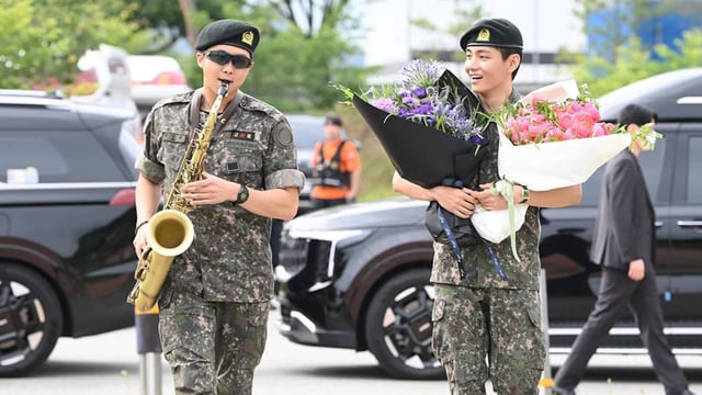  RM (real name Kim Namjoon) and V (real name Kim Taehyung) both enlisted in December 2023. (Image: X)