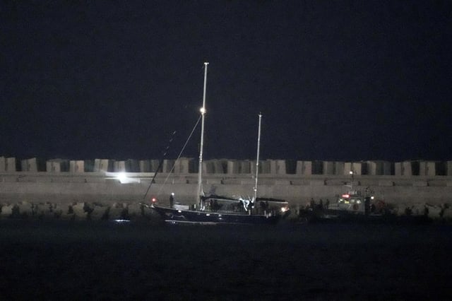 El barco 'Madleen', de la 'Flotilla de la Libertad', en el puerto israelí de Ashdod.