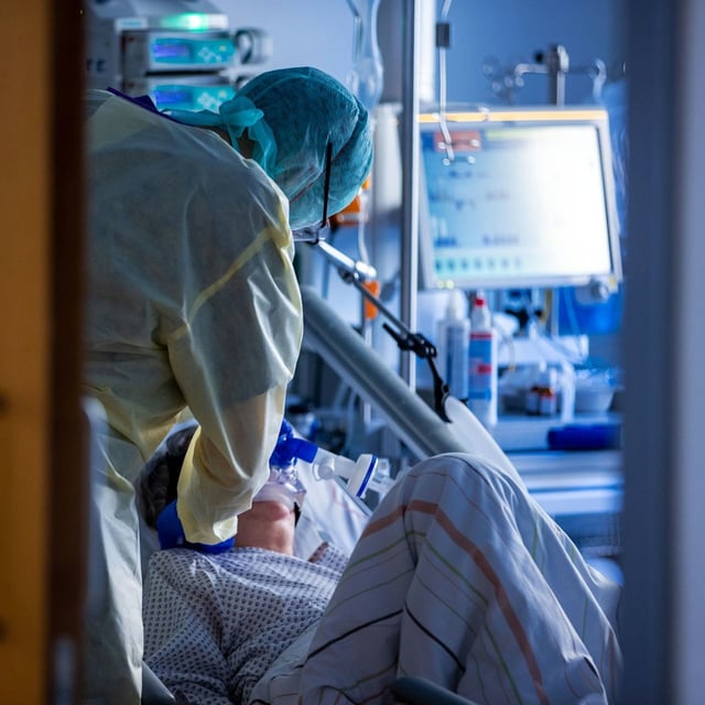 Die Bilder von überfüllten Krankenstationen zu Pandemie-Zeiten sind allen noch immer präsent. Droht Berlin jetzt die nächste Corona-Welle?