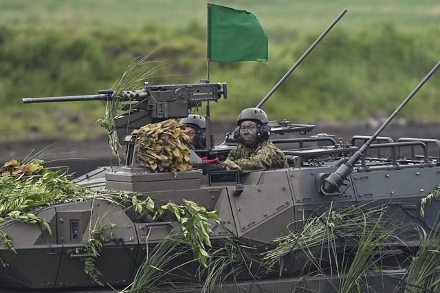 Japanische Soldaten üben für den Ernstfall
