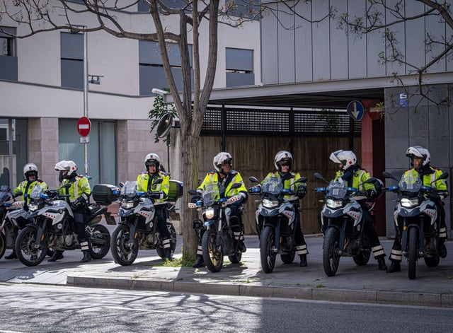 Agentes preparados para actuar contra la multireincidència en Barcelona.