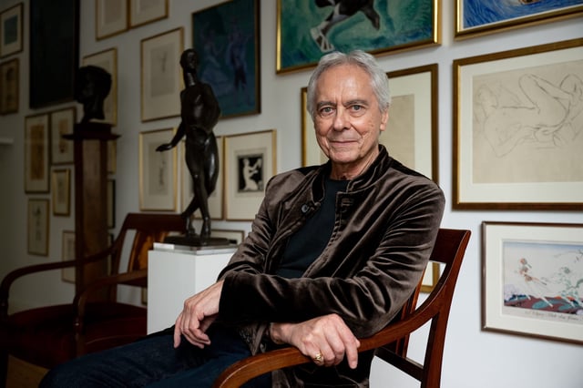 John Neumeier in seiner Sammlung