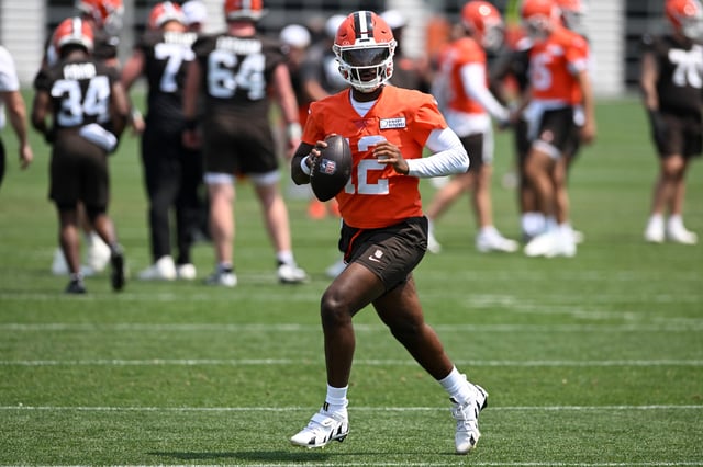 Shedeur Sanders #12 of the Cleveland Browns runs a drill during Cleveland Browns OTA offseason workouts at CrossCountry Mortgage Campus on June 04, 2025 in Berea, Ohio.