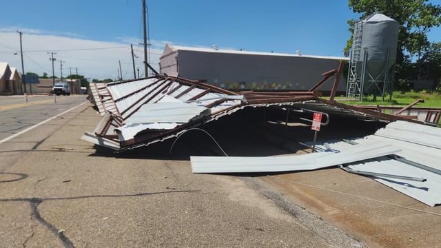 Storm damage in Bonham, Texas. Credit: Sean Giggy/@sgiggyTV