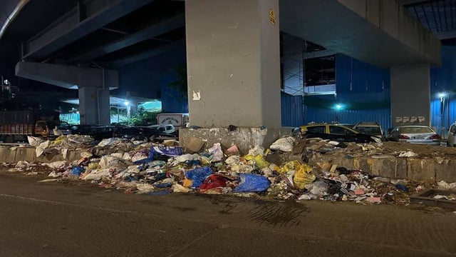 Reddit post on garbage on Mumbai roads goes viral, ignites heated debate.  | Image: Reddit/Screengrab 
