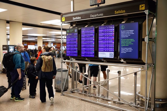 Aeropuerto de Barcelona-El Prat, en la terminal T-2, a 4 de noviembre de 2024, en El Prat de Llobregat, Barcelona, Cataluña (España)..