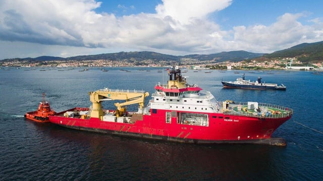 A research vessel, known as R/V Falkor (too), was used to reach the Southern Ocean off the coast of Antarctica.