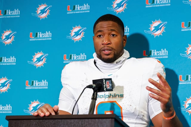 Miami Dolphins tight end Jonnu Smith speaks at a news conference after an NFL football game against the New York Jets, Sunday, Jan. 5, 2025, in East Rutherford, N.J. The Jets won 32-20. (AP Photo/Noah K. Murray)