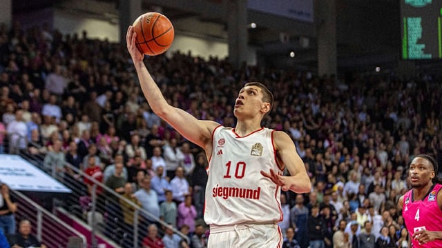 Er sollte die Zukunft der Bayern-Basketballer werden. Doch nun führt sein Weg in die USA.