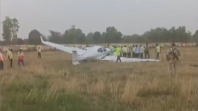 Plane makes emergency landing