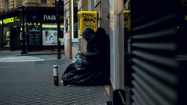 The Vagrancy Act has been criminalising rough sleeping for 200 years, harking back to the Napoleonic Wars. Image: Mario Scheibl / Unsplash