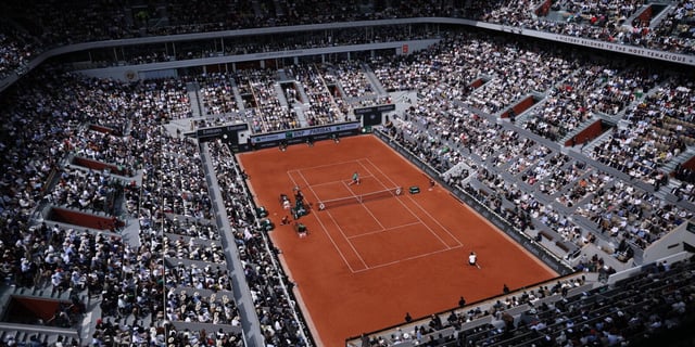 Quei grandissimi, beceri cafoni anti Sinner annidati al Roland Garros
