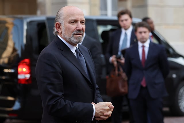 U.S. Secretary of Commerce Howard Lutnick answers questions from the media as he returns to Lancaster House, on the second day scheduled for trade talks between the U.S. and China, in London, Britain, June 10, 2025. REUTERS/Toby Melville