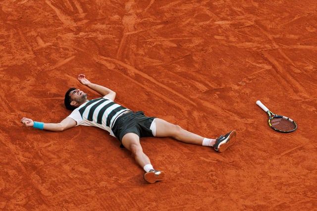 3BHA94T Paris, France. 08th June, 2025. Carlos Alcaraz (ESP) defeats Jannik Sinner (ITA) in the men's final during the 2025 Roland Garros. Credit: corleve/Alamy Live News