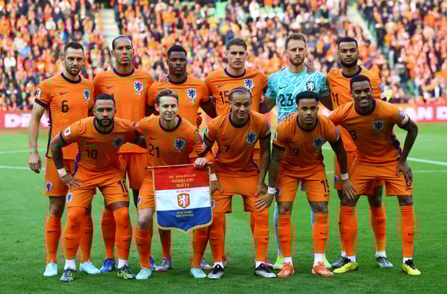 Soccer Football - World Cup - European Qualifiers - Group G - Netherlands v Malta - Euroborg Stadion, Groningen, Netherlands - June 10, 2025 Netherlands players pose for a team group photo before the match REUTERS/Piroschka Van De Wouw