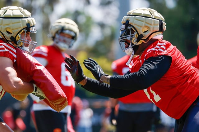 The San Francisco 49ers’ Trent Williams (71) practices at the 49ers’ practice facility in Santa Clara, Calif., on Tuesday, June 10, 2025. (Shae Hammond/Bay Area News Group)