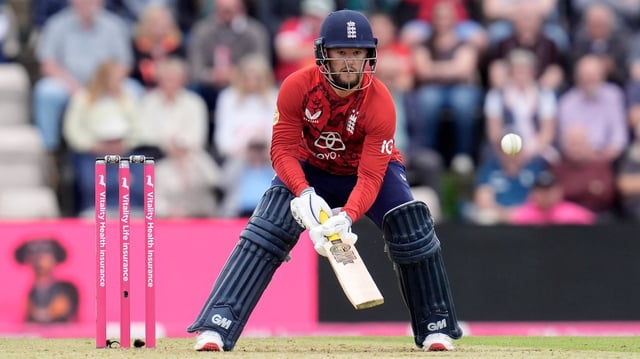 The inventive Duckett shared a superb partnership of 120 for the first wicket with Smith