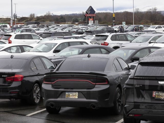 File photo: Thousands of people descend on McArthur Glen Designer Outlet for Boxing Day sales Thursday, December 26, 2024. 