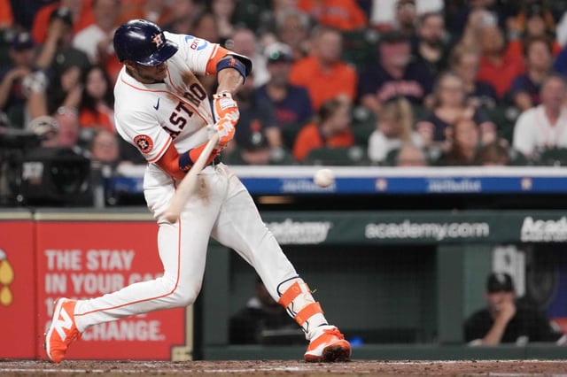 Houston Astros Jeremy Peña (3) hits a double in the third inning of an MLB baseball game in Houston, Tuesday, June 10, 2025.