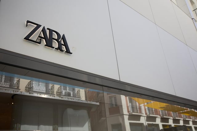 El logo de Zara, en una de sus tiendas.