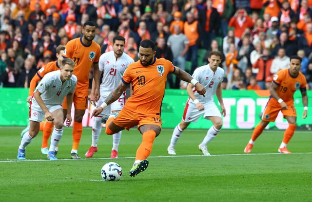 Soccer Football - World Cup - European Qualifiers - Group G - Netherlands v Malta - Euroborg Stadion, Groningen, Netherlands - June 10, 2025 Netherlands' Memphis Depay scores their first goal from the penalty spot REUTERS/Piroschka Van De Wouw