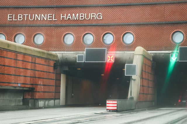 Nichts geht mehr: Wegen Bauarbeiten werden die A7 und der Elbtunnel am Wochenende in Richtung Hannover voll gesperrt.