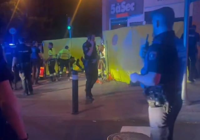 Policía Municipal y sanitarios de Samur-PC en el lugar del tiroteo