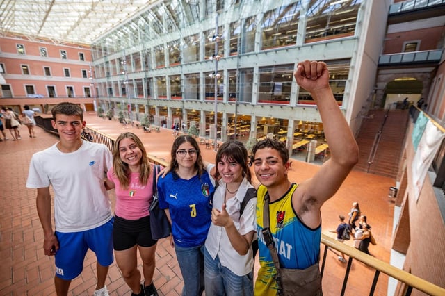 Estudiantes que se están examinando estos días de las PAU en la UPF.