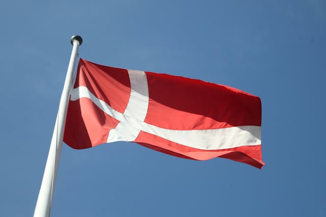 Eine dänische Flagge (Symbolfoto).