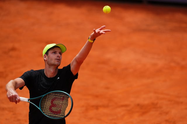 Tennis - Italian Open - Foro Italico, Rome, Italy - May 15, 2025 Poland's Hubert Hurkacz in action during his quarter final match against Tommy Paul of the U.S. REUTERS/Aleksandra Szmigiel/File Photo