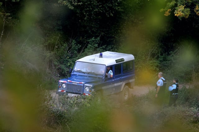 Nouvelle campagne de recherches du corps d'Estelle Mouzin, le 11 octobre 2022 à Issancourt-et-Rumel, dans les Ardennes