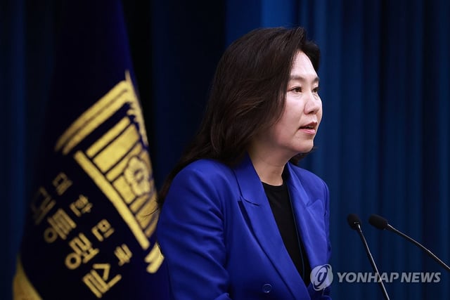 Presidential spokesperson Kang Yu-jung speaks during a press briefing at the presidential office in Seoul on June 11, 2025. (Yonhap)