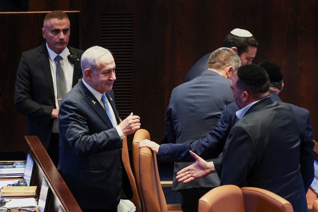 Le premier ministre israélien Benyamin Netanyahou assiste à une session plénière de la Knesset, le Parlement israélien, à Jérusalem, le 11 juin 2025.