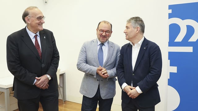 Reigosa (izda.) durante la reunión del Consello de Docencia Clínica