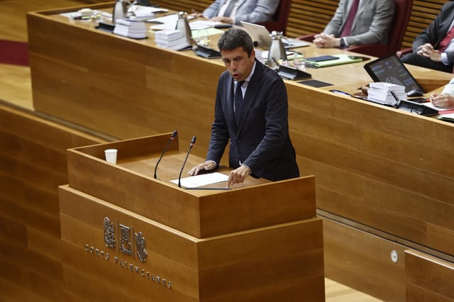 El 'president' de la Generalitat, Carlos Mazón, interviene este jueves en la sesión de control de las Corts.