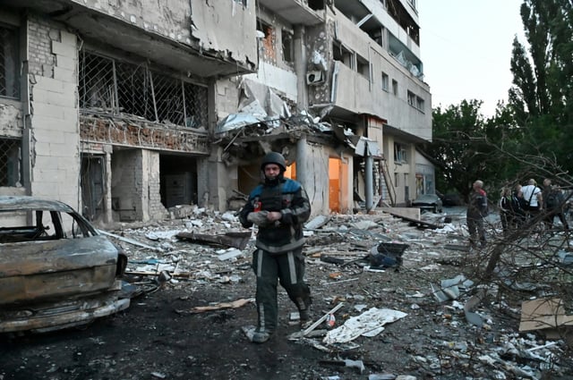 Après des frappes russes à Khakiv (nord-est de l'Ukraine), le 12 juin 2025