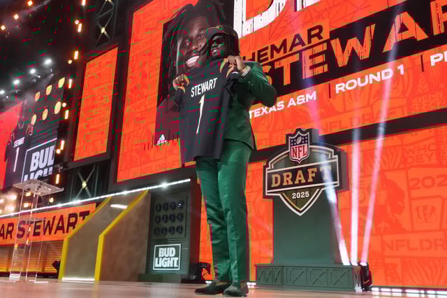 Apr 24, 2025; Green Bay, WI, USA; Texas A&M Aggies defensive end Shemar Stewart is selected by the Cincinnati Bengals as the number seventeen pick in the first round of the 2025 NFL Draft at Lambeau Field. Mandatory Credit: Kirby Lee-Imagn Images/File Photo