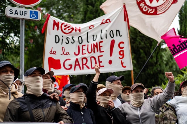 Des rassemblements de soutien à la Jeune Garde avaient eu lieu, comme le 6 mai 2025, à Lyon. Ce jeudi 12 juin, le conseil des ministres a prononcé la dissolution du mouvement.