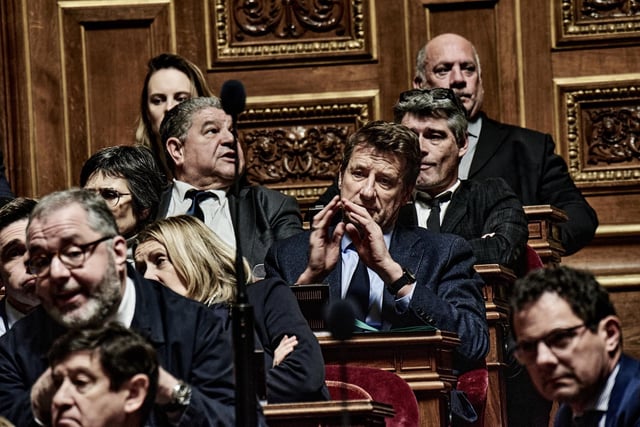 Le Sénat a rejeté, jeudi 12 juin 2025, la proposition de loi portée par les Écologistes concernant l’instauration d’un impôt plancher sur le patrimoine des ultra-riches. Ici, le sénateur écologiste Yannick Jadot en janvier 2024.