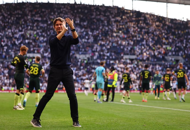 Soccer Football - Premier League - Tottenham Hotspur v Brentford - Tottenham Hotspur Stadium, London, Britain - September 21, 2024, Brentford manager Thomas Frank applauds fans after the match REUTERS/Hannah Mckay/File Photo