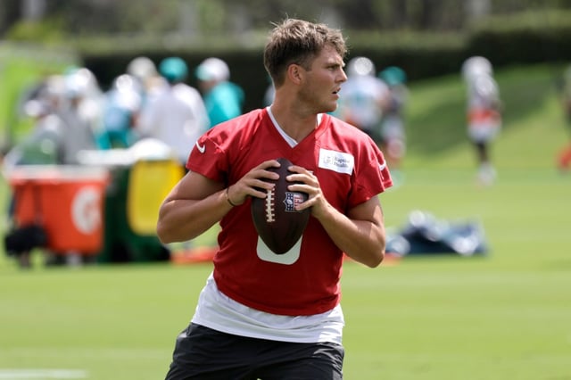 Miami Dolphins quarterback Zach Wilson throws the ball during the mandatory minicamp at Hard Rock Stadium on Wednesday, June 11, 2025. (Mike Stocker/South Florida Sun Sentinel)